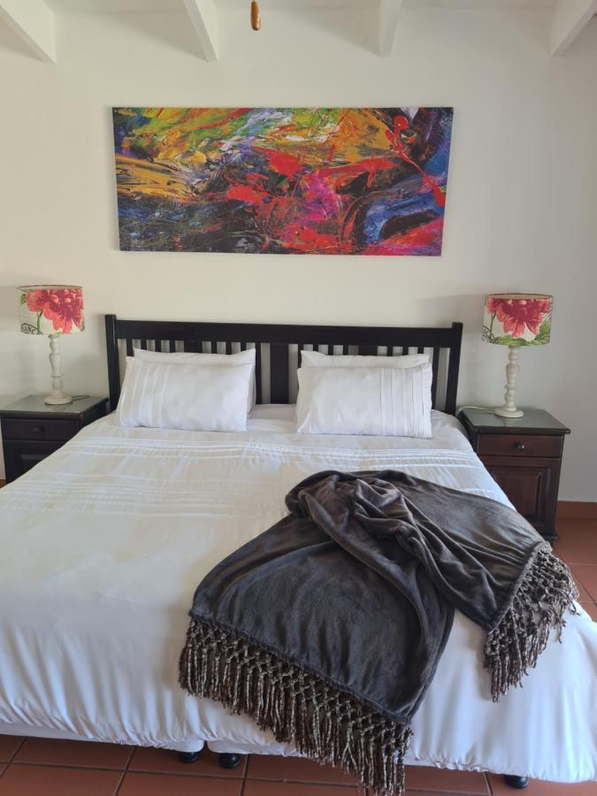 Indaba Manor On 413 Owen Ellis Dr Hotel พอร์ตเอ็ดเวิร์ด ภายนอก รูปภาพ