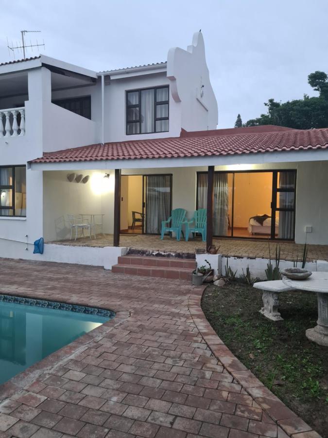 Indaba Manor On 413 Owen Ellis Dr Hotel พอร์ตเอ็ดเวิร์ด ภายนอก รูปภาพ